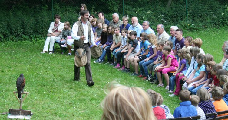 Angebote für die ganze Familie, Falkner Gerhard Retterath