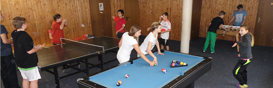 Sportraum im Schullandheim, Billard, Tischtennis